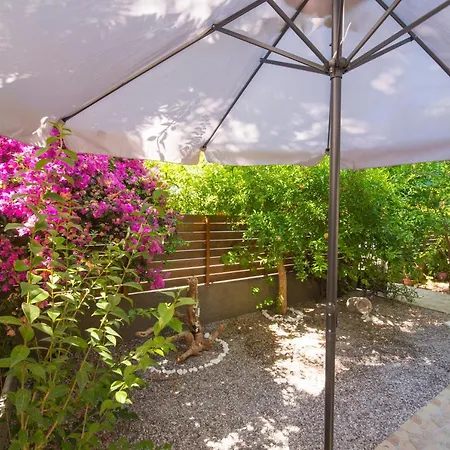 Casa Dina Apartmán *